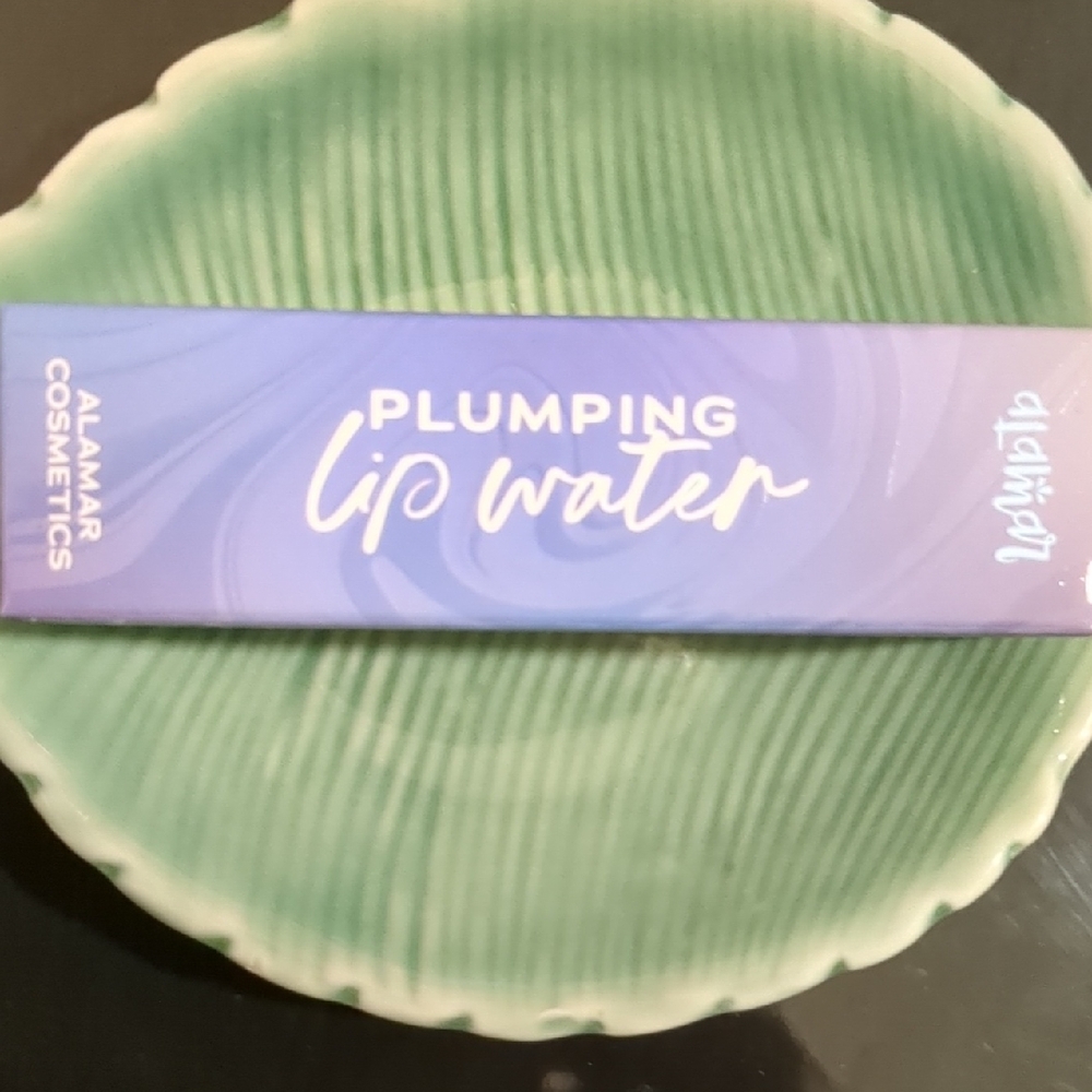 Plumping Lip Water